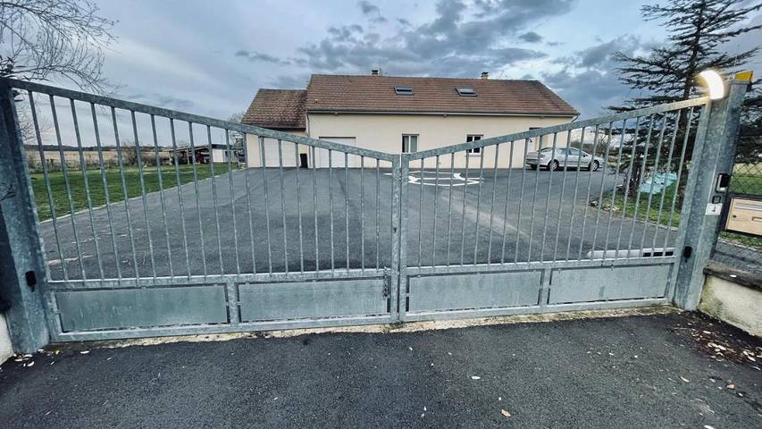 Location de vacances pour 4 personnes, avec vue ainsi que jardin et terrasse à Saint-Ouen-en-Belin - 2