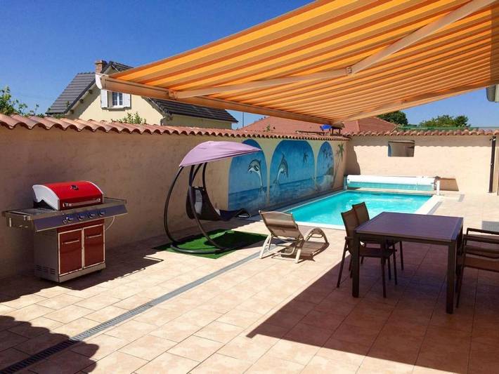 Gîte pour 4 personnes, avec jardin et piscine à Matougues