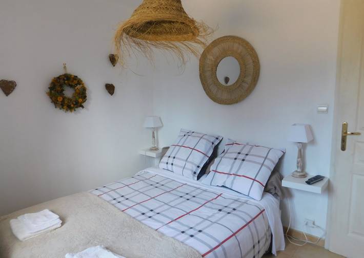 Location de vacances pour 2 personnes, avec piscine et jardin, animaux acceptés à Régusse - 4