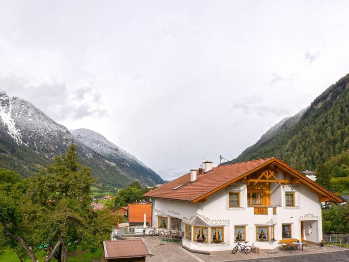 Ferienwohnung für 6 Personen, mit Terrasse und Ausblick in Pfunds - 2