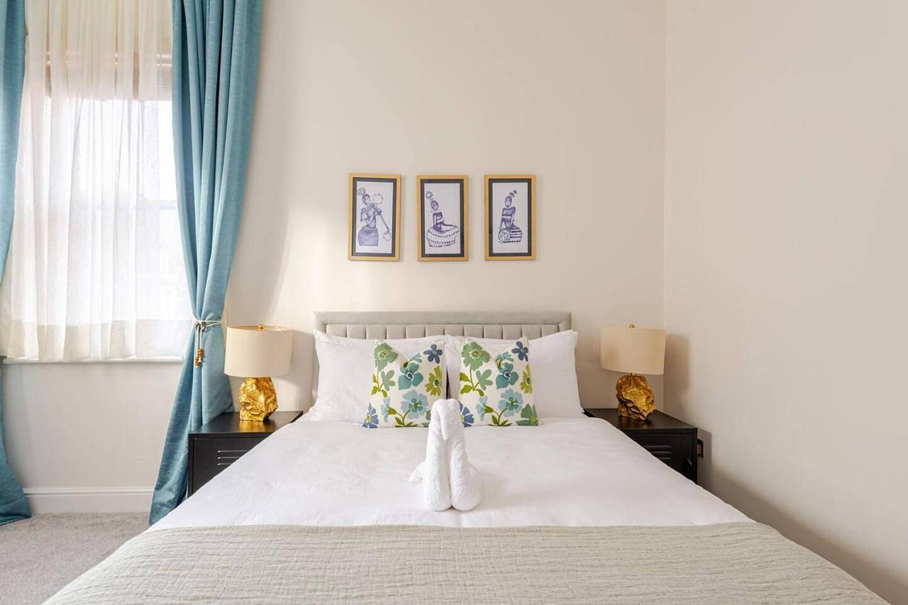 Entire apartment, Stylish flat in central location with free parking in Swindon, North Wessex Downs