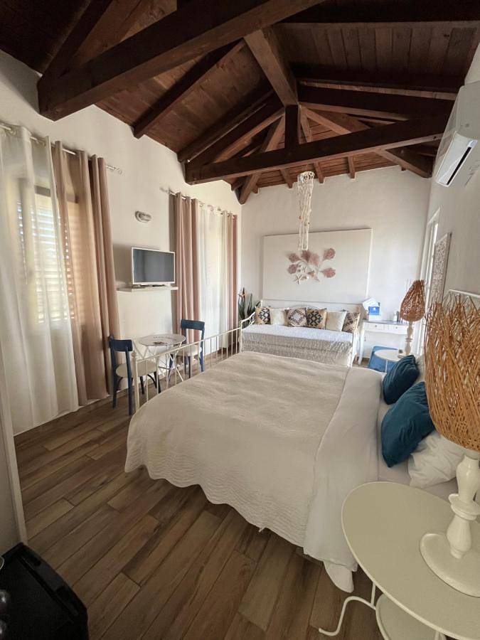 Deluxe Double Room with Sea View in Maddalena Spiaggia, Capoterra