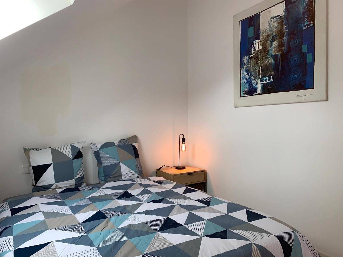 Appartement entier, Nuit des étoiles gîte avec piscine et Spa communs in Sarreguemines