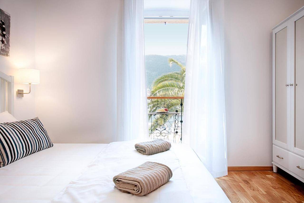 Double Room with Balcony and Sea View in Komiža, Split-Dalmatie