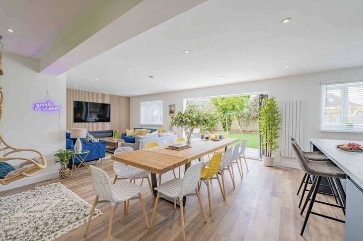 Holiday rental for 12 people, with Balcony and Garden in Barton on Sea