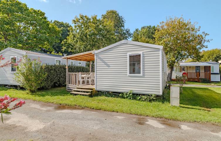 Mobile Home en bord de mer avec piscine, terrasse et jardin in Saint-Georges-de-Didonne, Côte de Beauté