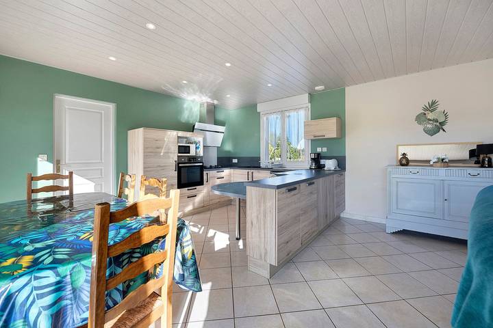 Gîte 'Gite La Landette' avec terrasse privée, jardin privé et Wi-Fi in Lapenty, Région d'Avranches