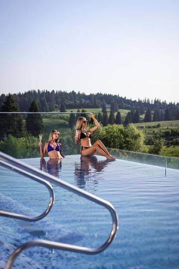 Gîte pour 2 personnes, avec balcon et piscine ainsi que jacuzzi et sauna dans Poiana Brasov - Brasov