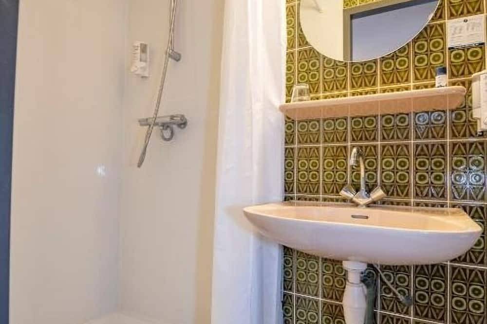 Unwind with Nature Views in Classic Room Near Mergelrijk and Cauberg in Valkenburg, Limburg (Niederlande)