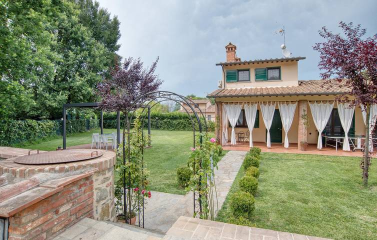 Ferienhaus für 9 Personen, mit Pool und Garten sowie Terrasse - 1