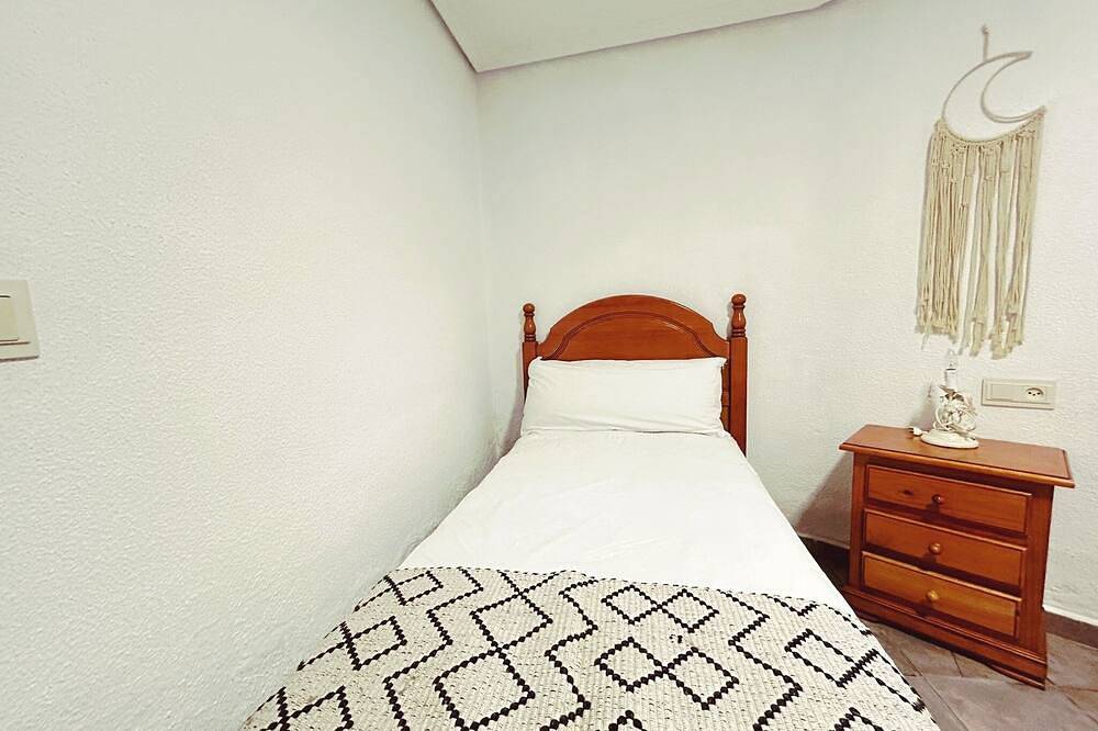 Apartamento entero, Apartamento en centro de Bogarra con vistas al pueblo y montaña in Bogarra, Sierra de Alcaraz