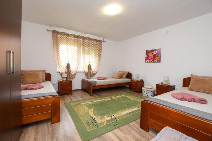 Location de vacances pour 5 personnes, avec jardin à Kladovo - 4