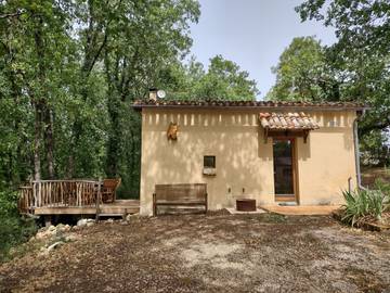 Gîte pour 5 personnes, avec jardin ainsi que piscine et terrasse, animaux acceptés à Paulhiac