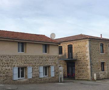 Gîte pour 10 personnes, avec terrasse à Roisey