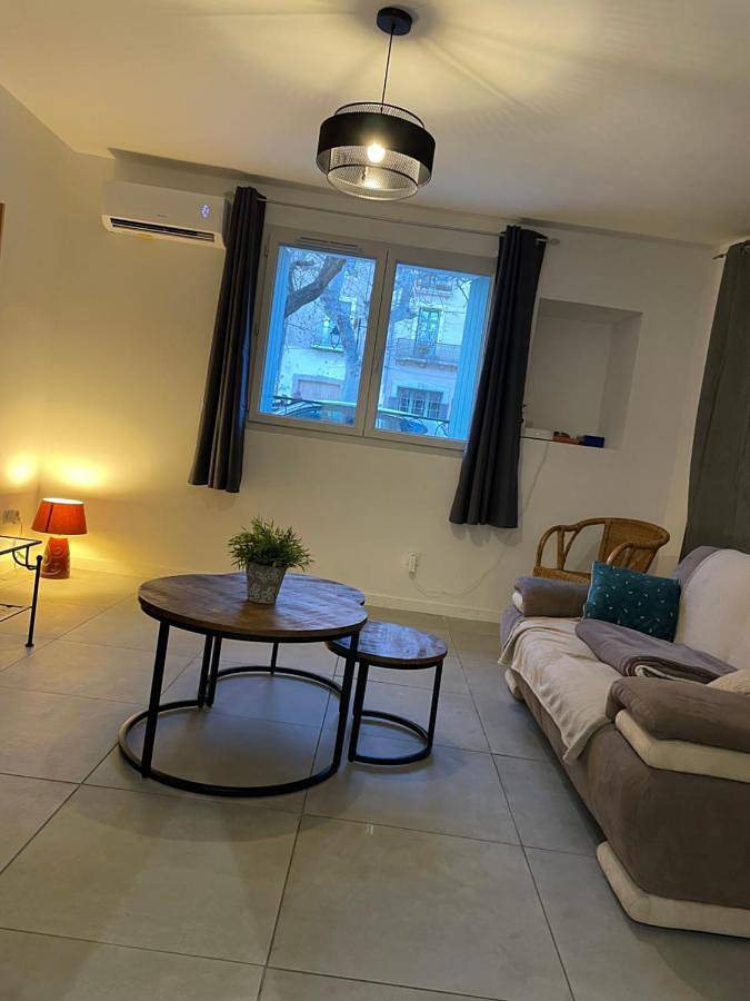 Location de vacances pour 2 personnes, avec balcon et vue, animaux acceptés à Saint-Jean-de-Fos