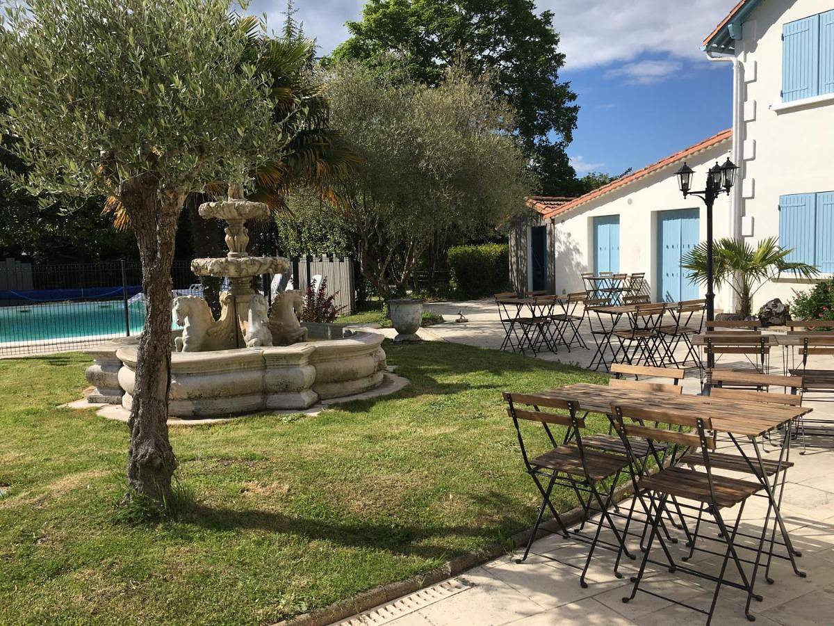 Appartement entier, Studio with Garden View in Arvert, Côte de Beauté