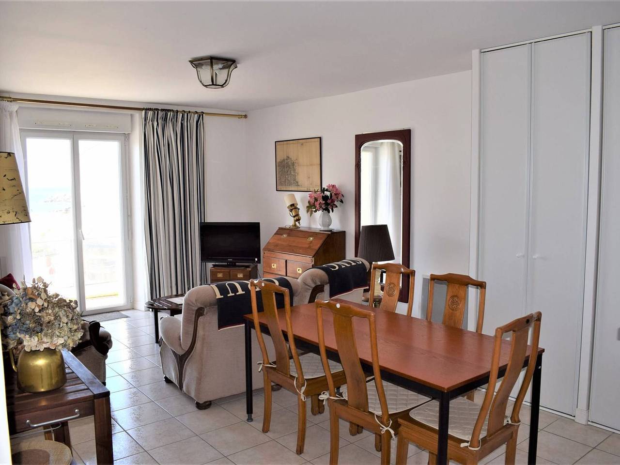 Appartement entier, Appartement spacieux avec Wifi et parking à Trégastel, proche plage in Coz-Pors, Trégastel