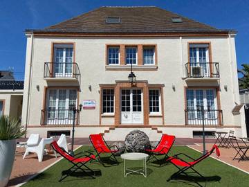 Gîte pour 14 personnes, avec terrasse à Dizy