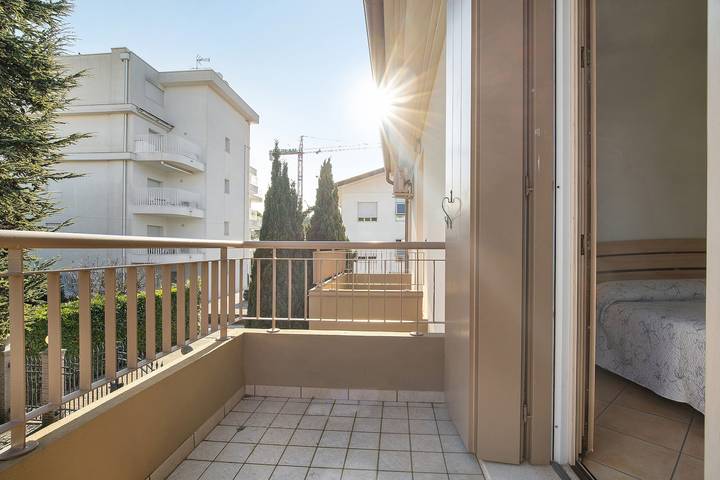 Ferienwohnung für 5 Personen, mit Balkon und Garten sowie Kinderpool, mit Haustier in Jesolo - 3