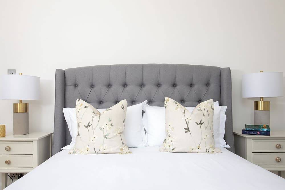 Beautiful Iconic Listed Building with Views Overlooking the Arundel Cathedral in Arundel, South Downs