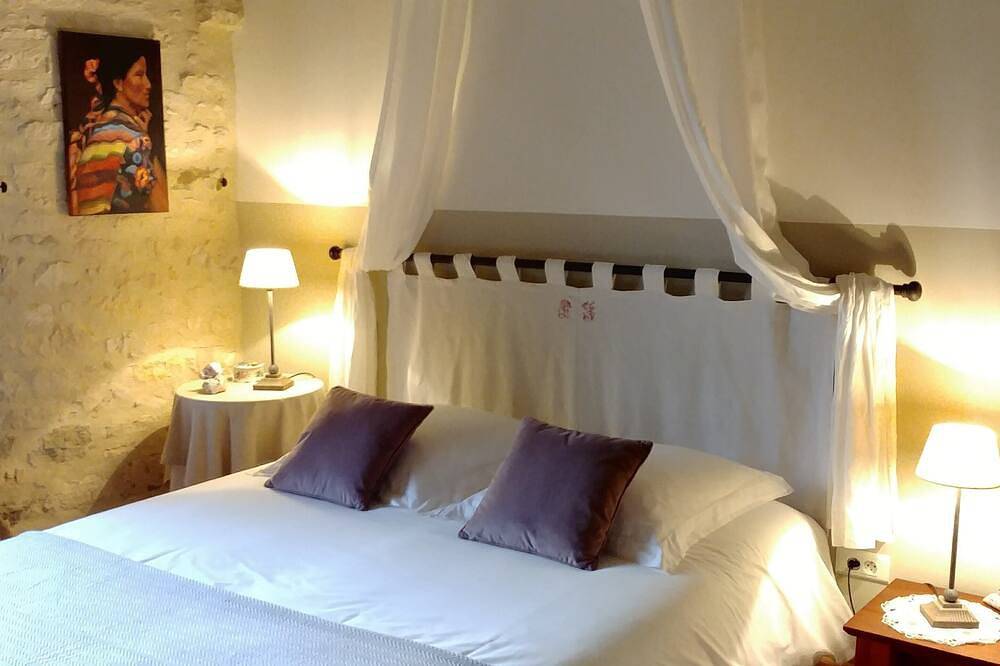 Grand Gîte de Charme dans le Lot - Jacuzzi, Piscine & Truffes - 14 pers. in Lalbenque, Quercy