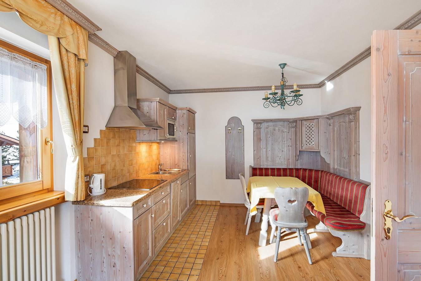 Hel lägenhet, Holiday Apartment "Casa Li Roina n 48" with Mountain View, Balconies & Wi-Fi in Livigno (Town), Livigno
