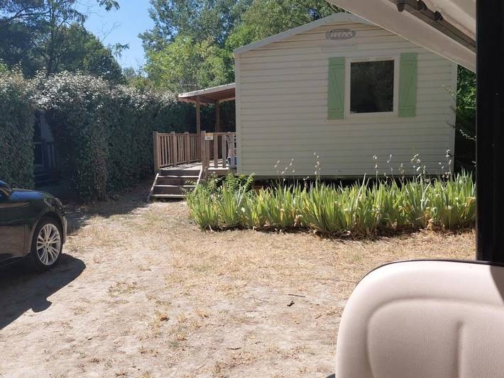 Camping pour 6 personnes, avec Terrasse ainsi que Jardin et Piscine