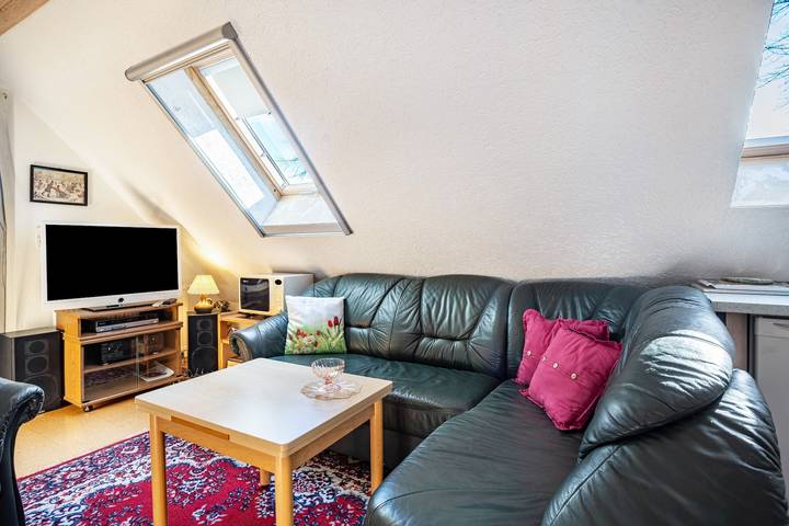 Hel lägenhet, Apartment A with Private Terrace, Garden, and Wi-Fi in Klausdorf, Områden kring Stralsund