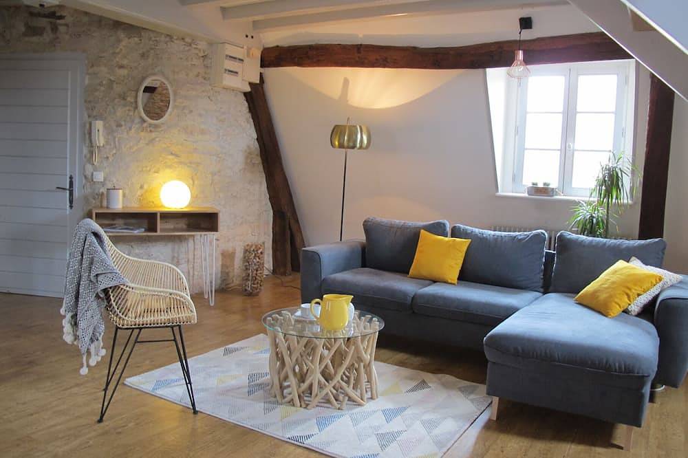 Appartement entier, Appartement de caractère calme idéalement placé. Idéal pour les amoureux. in Beaune, Région de Beaune