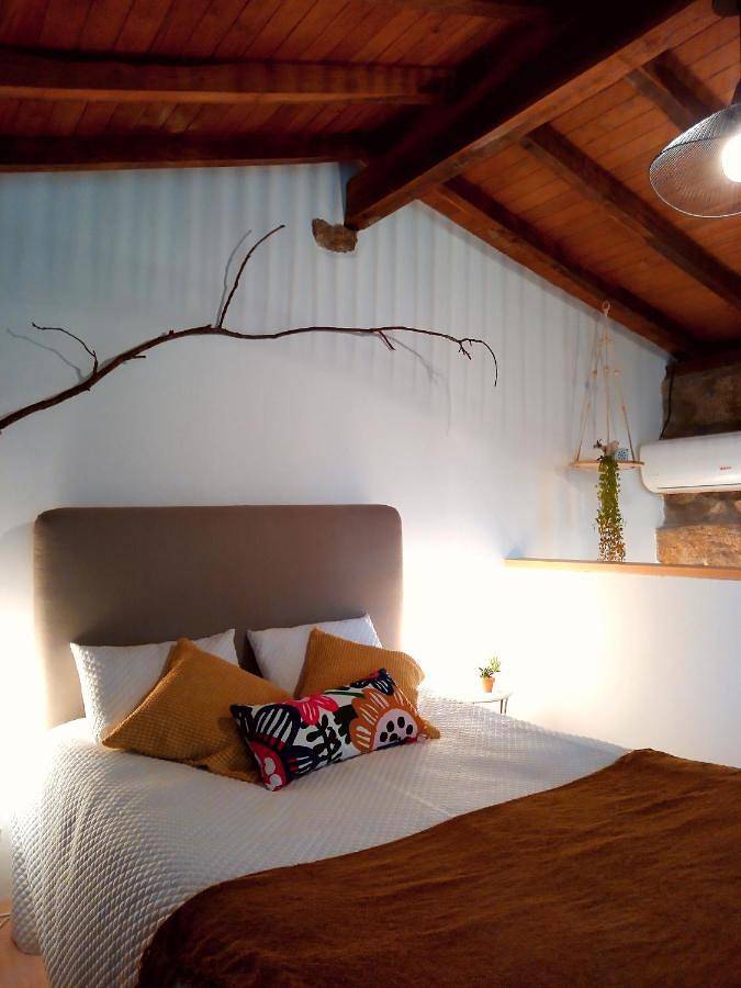 Location de vacances pour 2 personnes, avec bassin pour enfant et jardin ainsi que piscine et vue dans Ponte da Barca - 3