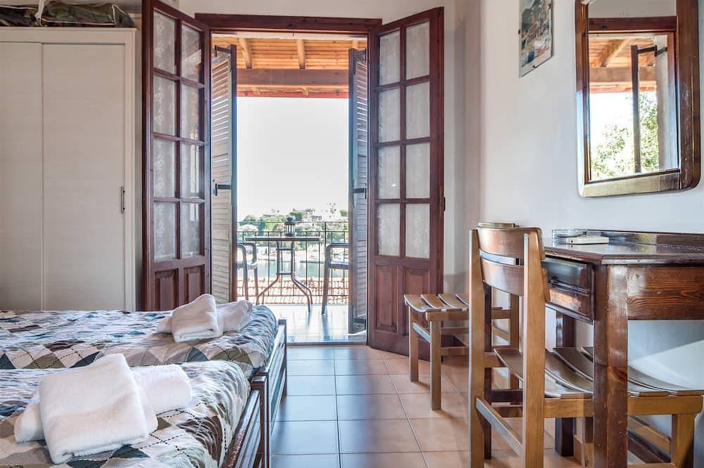 Entire apartment, Villa Perris Front Studio Number 7 in Kassiopi, Corfu