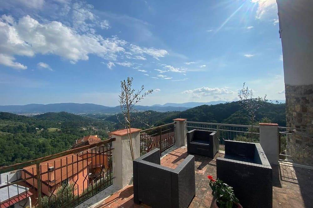 Ferienhaus 'Luxury Suite La Torretta' mit Bergblick, privater Terrasse und Wi-Fi in Falcinello, Sarzana