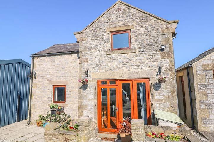 Holiday rental for 6 people, with garden and hot tub, with pets in Youlgreave