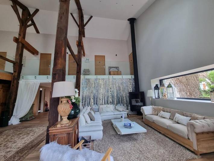 Location de vacances pour 8 personnes, avec Jacuzzi et Terrasse ainsi que Jardin et Piscine dans Begnécourt