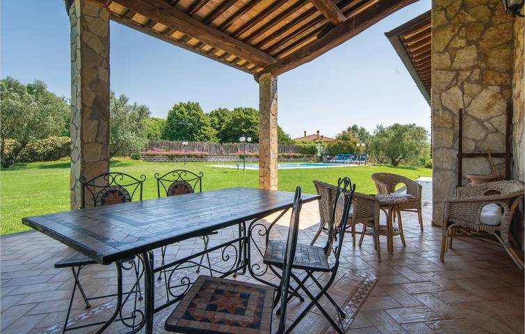 Accogliente appartamento con piscina e terrazza | WiFi, parcheggio | 1 km da Piansano in Piansano, Provincia di Viterbo