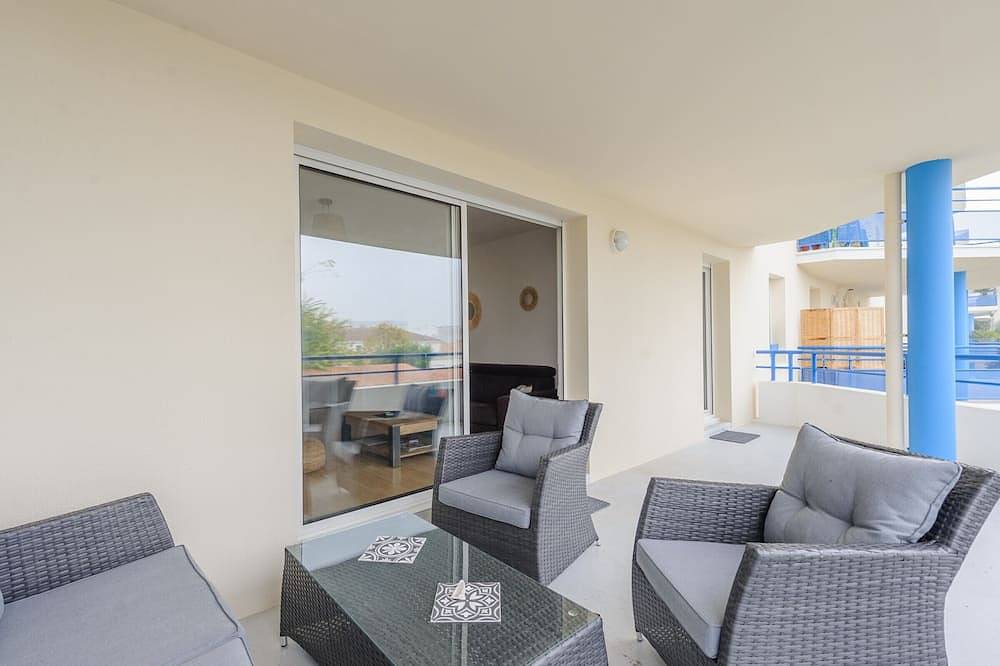 Entire apartment, Quiet Apartment with Large Terrace Near La Rochelle, Aytré in Aytré, La Rochelle region