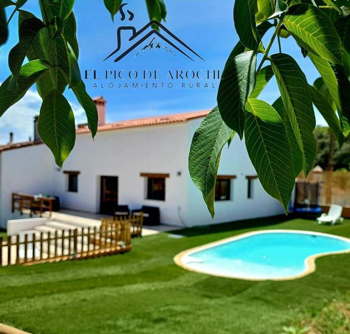 Apartamento para 6 personas, con Terraza y Jardín además de Piscina y Vistas en Aroche