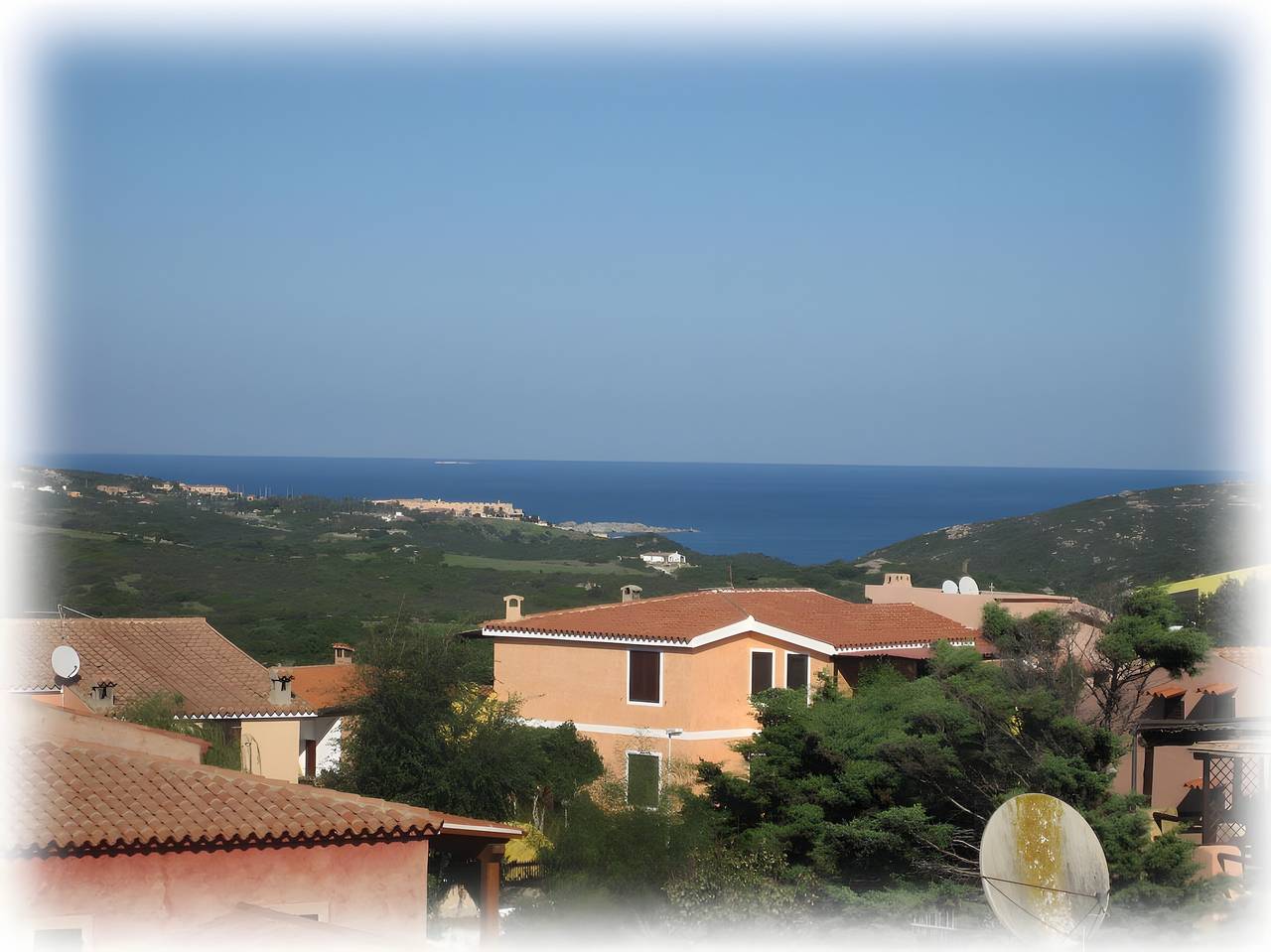 Appartamento intero, Appartamento 'Sea View Accommodation with Garden' con vista mare, terrazza e giardino privati in Ruoni, Santa Teresa Gallura
