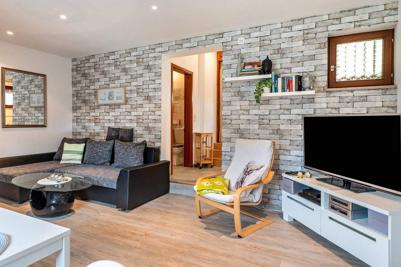 Entire apartment, Holiday Apartment '3' with Mountain View, Private Terrace and Wi-Fi in Todtmoos, Southern Black Forest