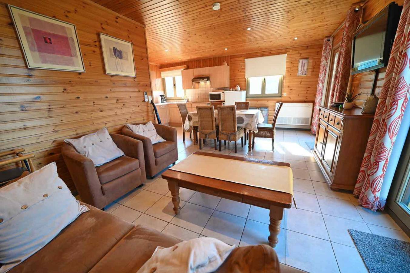 Knus 6 persoons vakantiehuis nabij La Roche. - Vakantiehuis met sauna en Wifi. in La Roche-en-Ardenne, Provincie Luxemburg