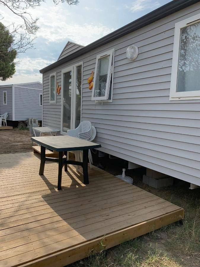 Camping pour 6 personnes, avec bassin pour enfant ainsi que jardin et piscine, animaux acceptés