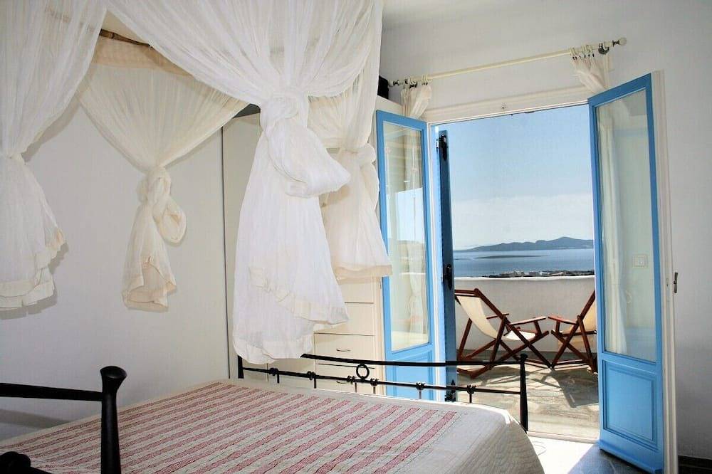 Villa Galazio  extraordinary  panoramic sea views and private pool in Agkairia, Paros