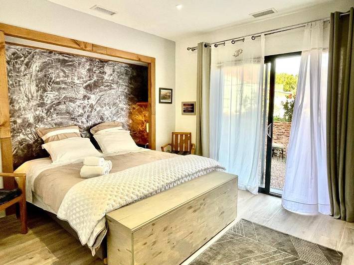 Location de vacances pour 6 personnes, avec jardin et vue à Bosc - 2