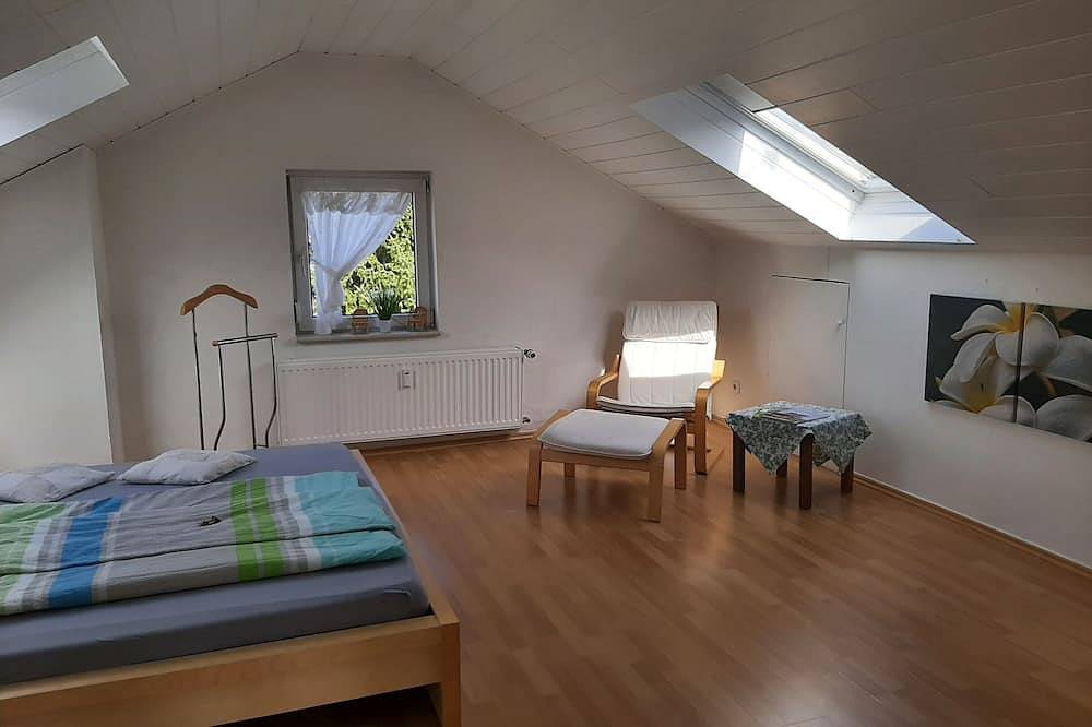 Entire apartment, Apartment \"Ziegenpeter\" (Dg = 2nd floor) with a fantastic view of the valley - Kolvenbacher Ziegenhof in Bad Münstereifel, Naturpark Hohes Venn-Eifel