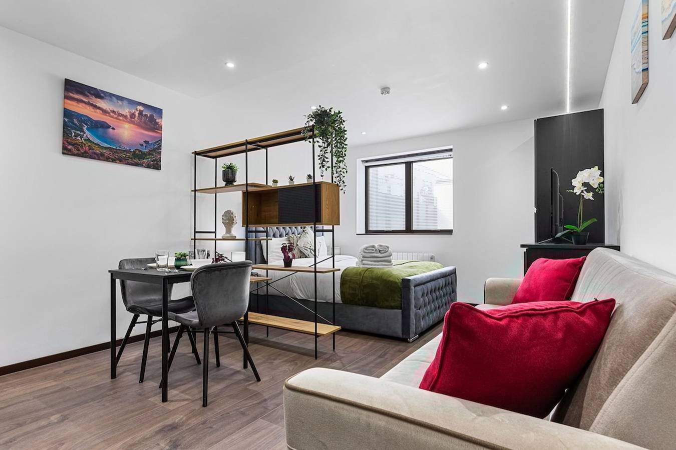Entire apartment, Chic Studio in Golders Green  Near Tube Station in London, South East England