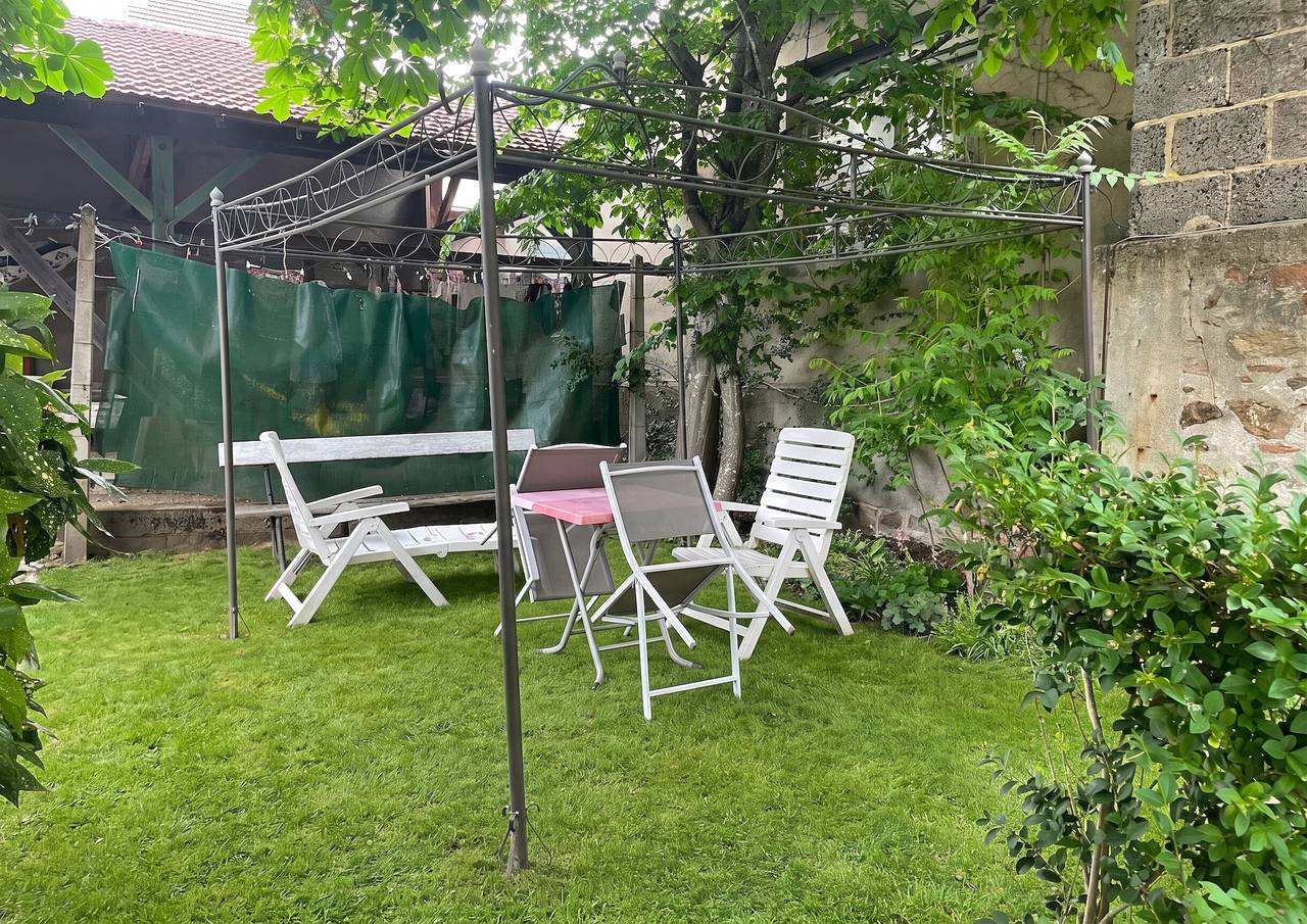 Ganzes Studio, Gemütliches Studio in Néris-les-Bains, 10 m² mit Wlan in Néris-les-Bains, Montluçon und Umgebung