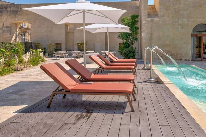 Chambre d’hôte pour 2 personnes, avec Jacuzzi ainsi que Jardin et Piscine