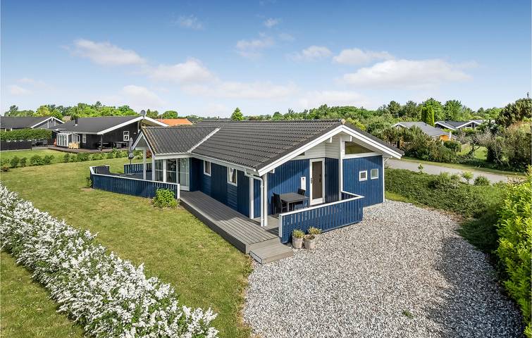 Ferienhaus für 6 Personen, mit Terrasse und Whirlpool sowie Garten und Sauna in Pøt Strandby