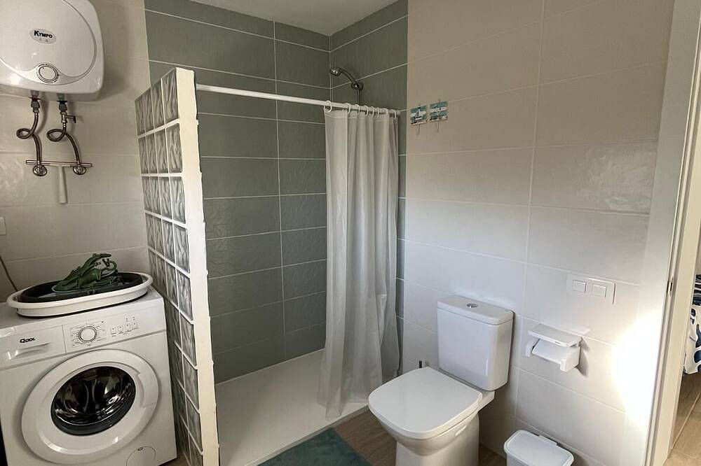 Apartamento entero, \"Casita de Arrieta\" ¡Cerca de todo y a pasos del mar! in Arrieta, Haría