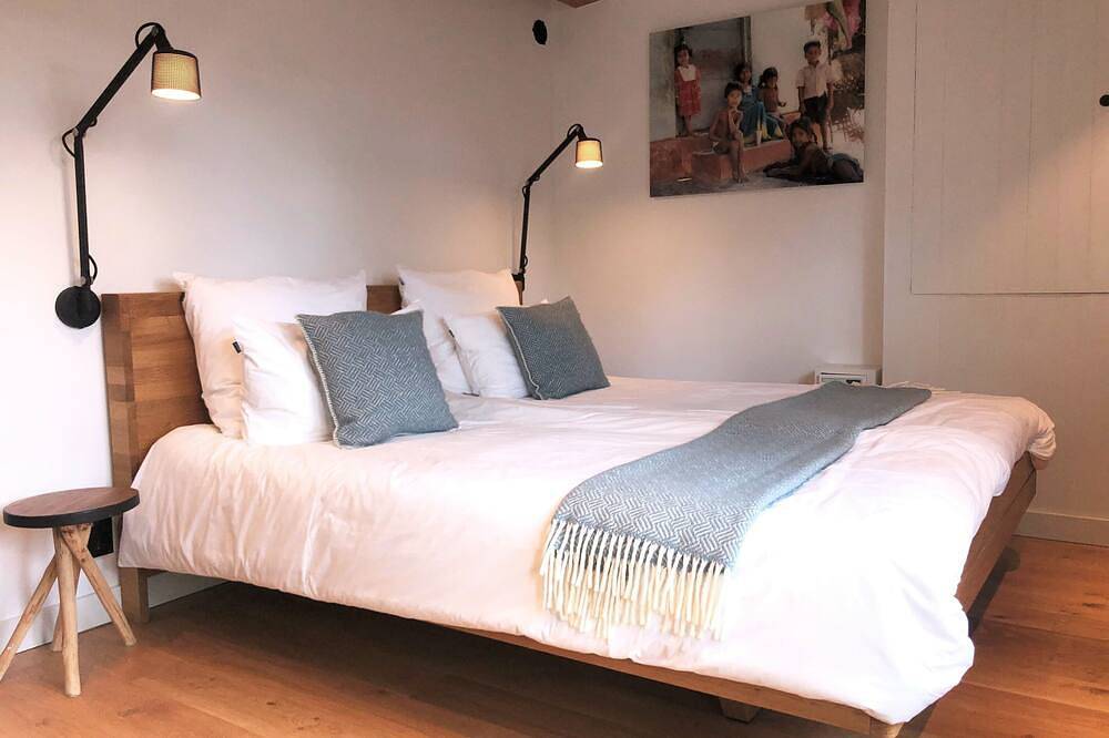 Stay completely private in our centrally located 18th century house in Dutch Coast